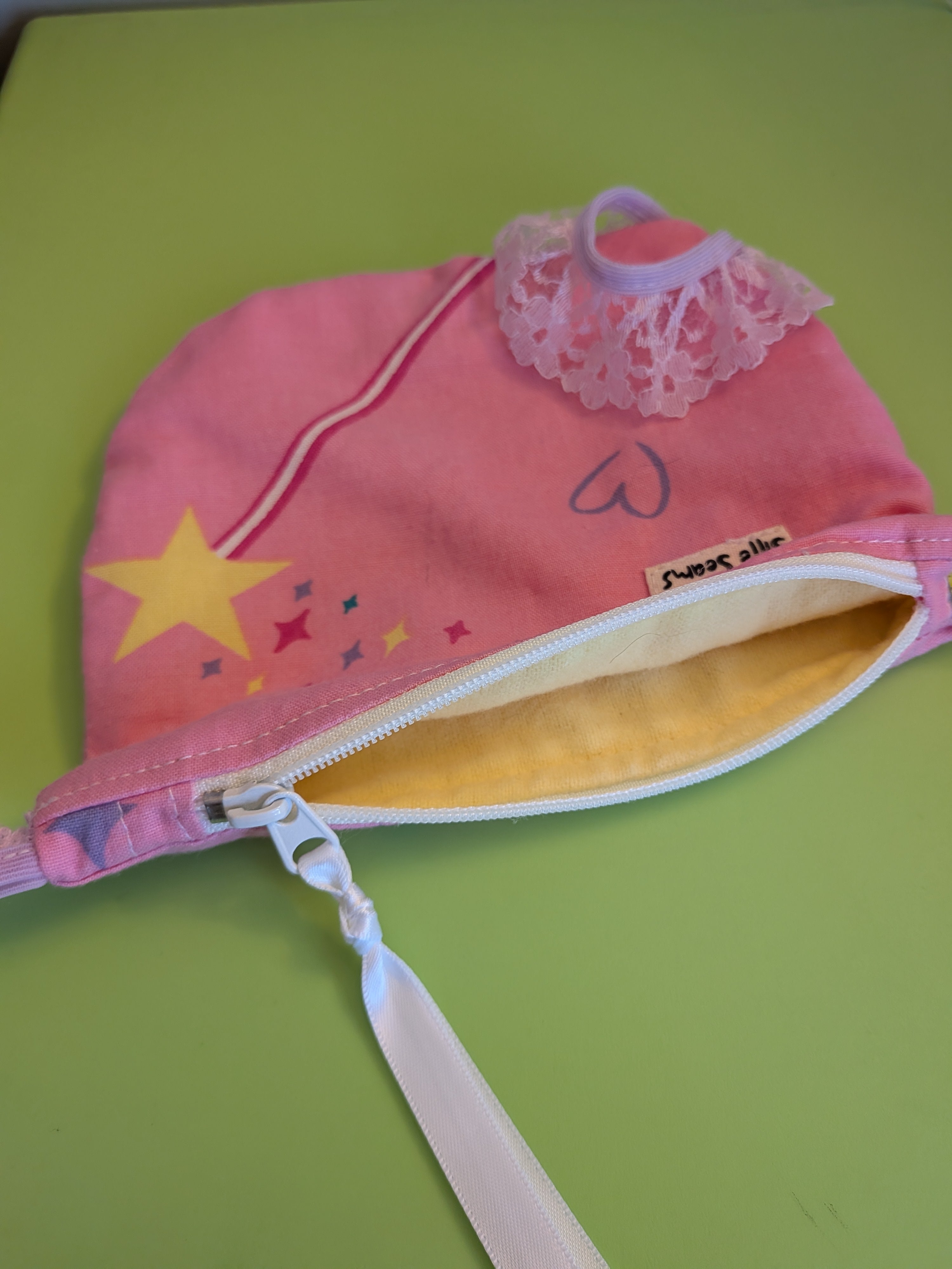 Barbie coin purse (wand)